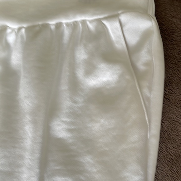 NWOT - INC Women’s Fancy White Jogger Style Trousers with Side Pockets, Size S. - Picture 3 of 4